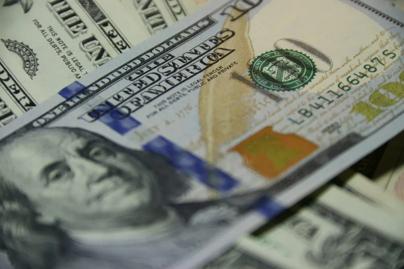 Global Bond Rout Raises Borrowing Costs For Governments And Consumers