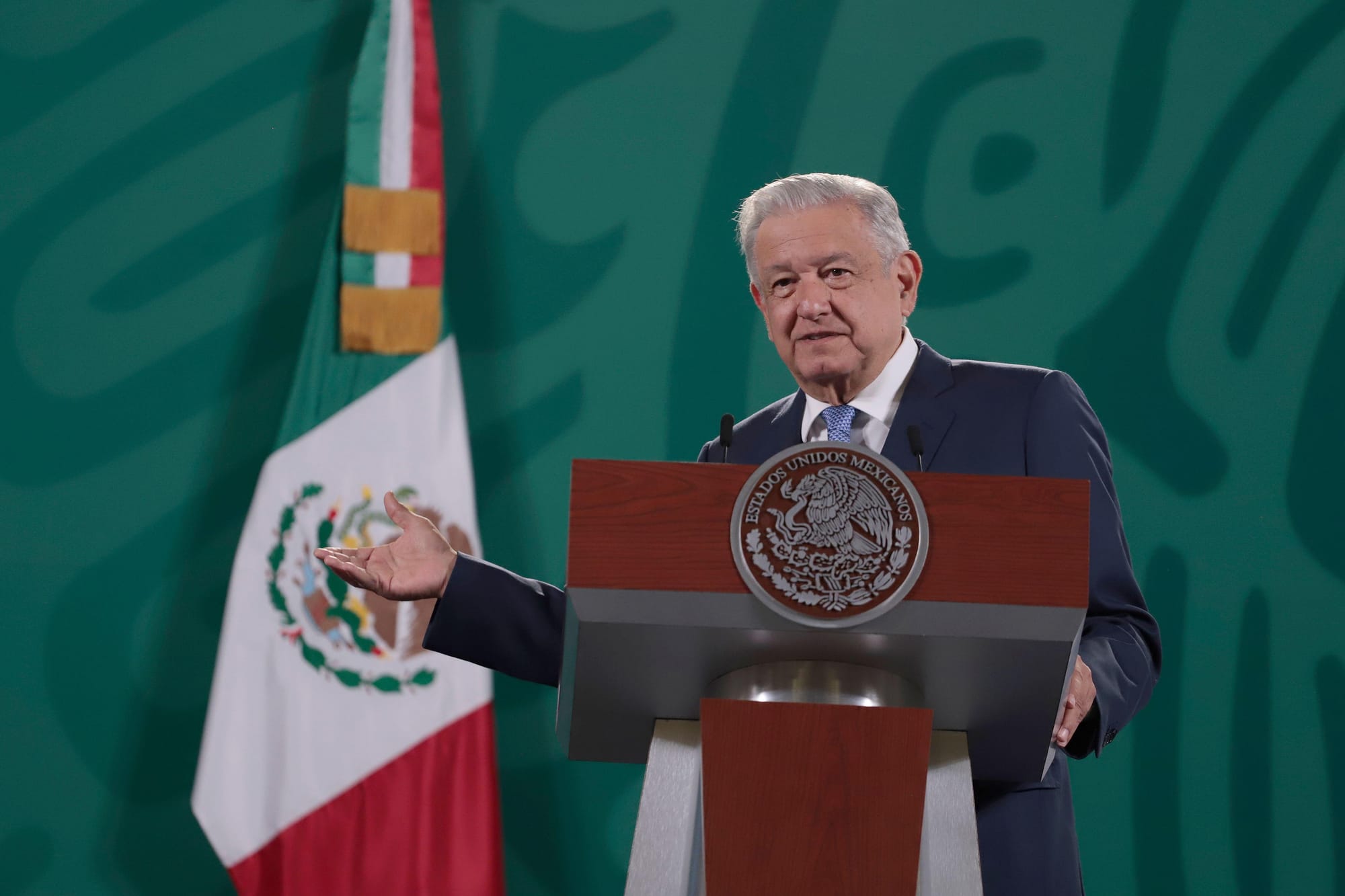 AMLO discursando