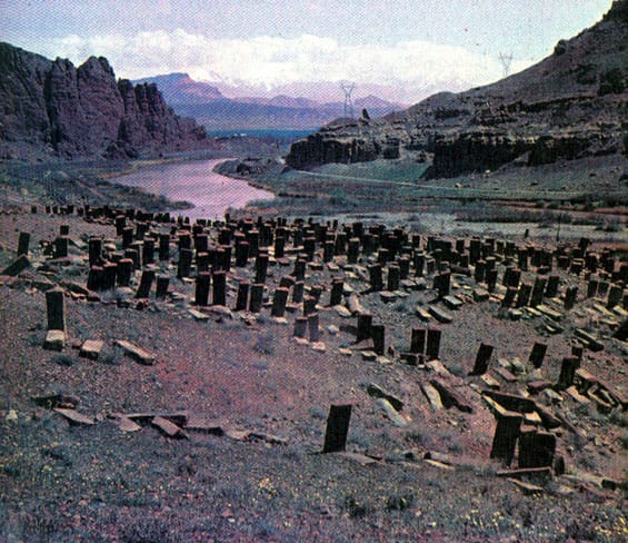 Jugha cemetery © Argam Aivazian