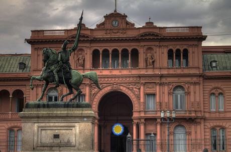640px-Casa_Rosada,_frente_0.jpg