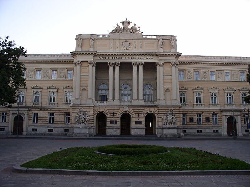 800px-Ukraine-Lviv-University.width-800.jpg