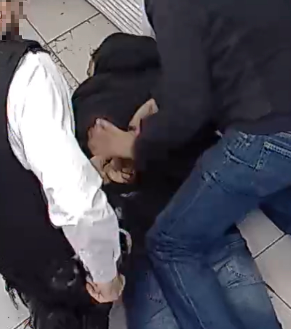 D2_HANDCUFFS CLOSEUP.png