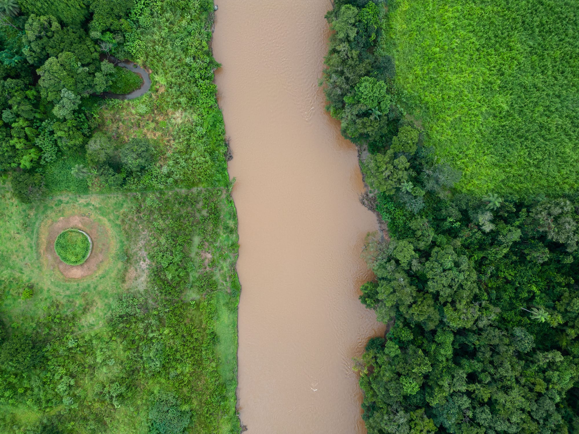 Vista superior do rio
