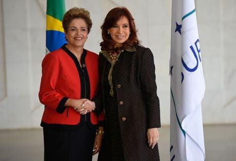 Dilma_Rousseff_e_Cristina_Kirchner_em_2015.jpg