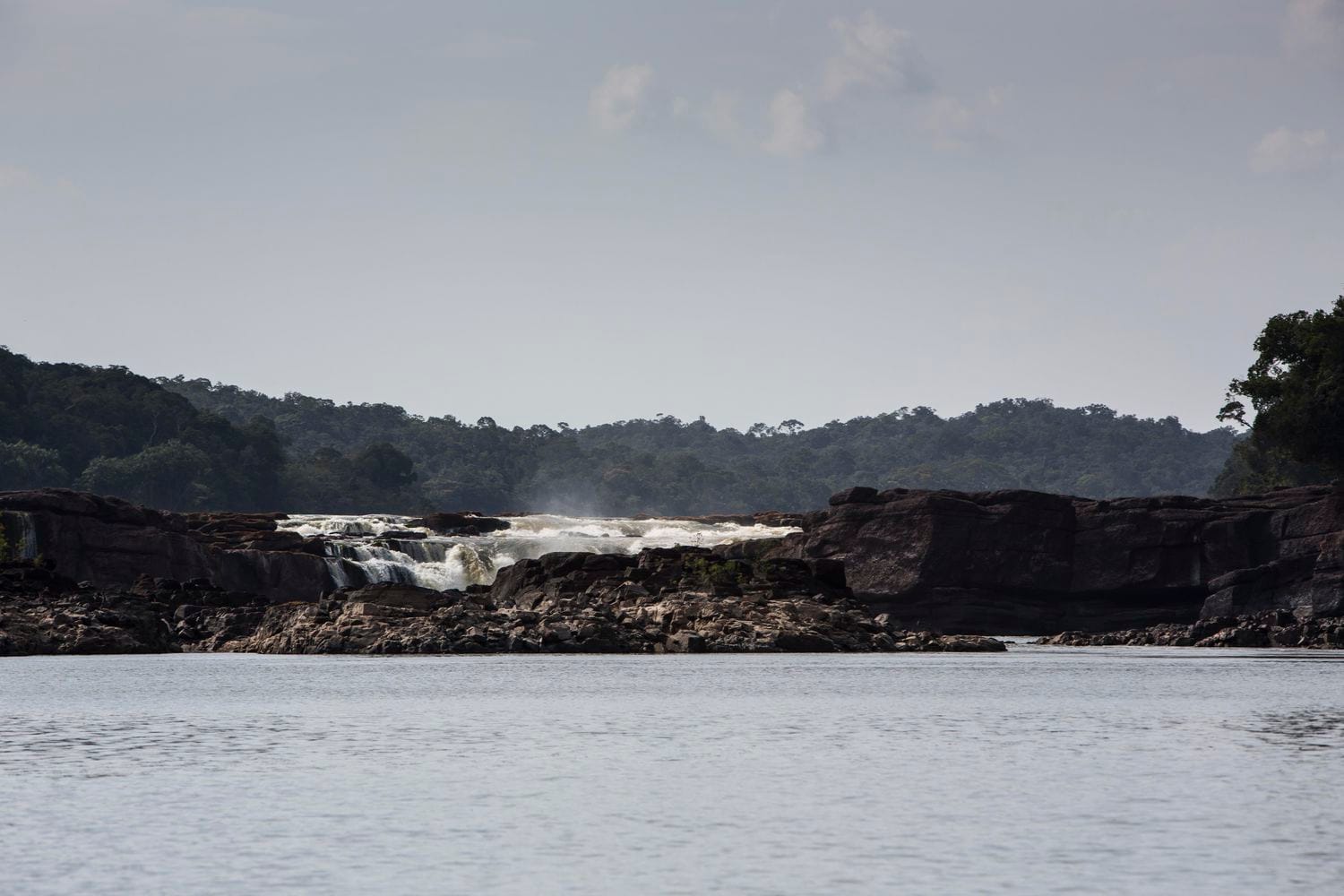 Cascada Jirijirimo, en el río Yaigojé,  departamento de Amazonas, çcolom,bia