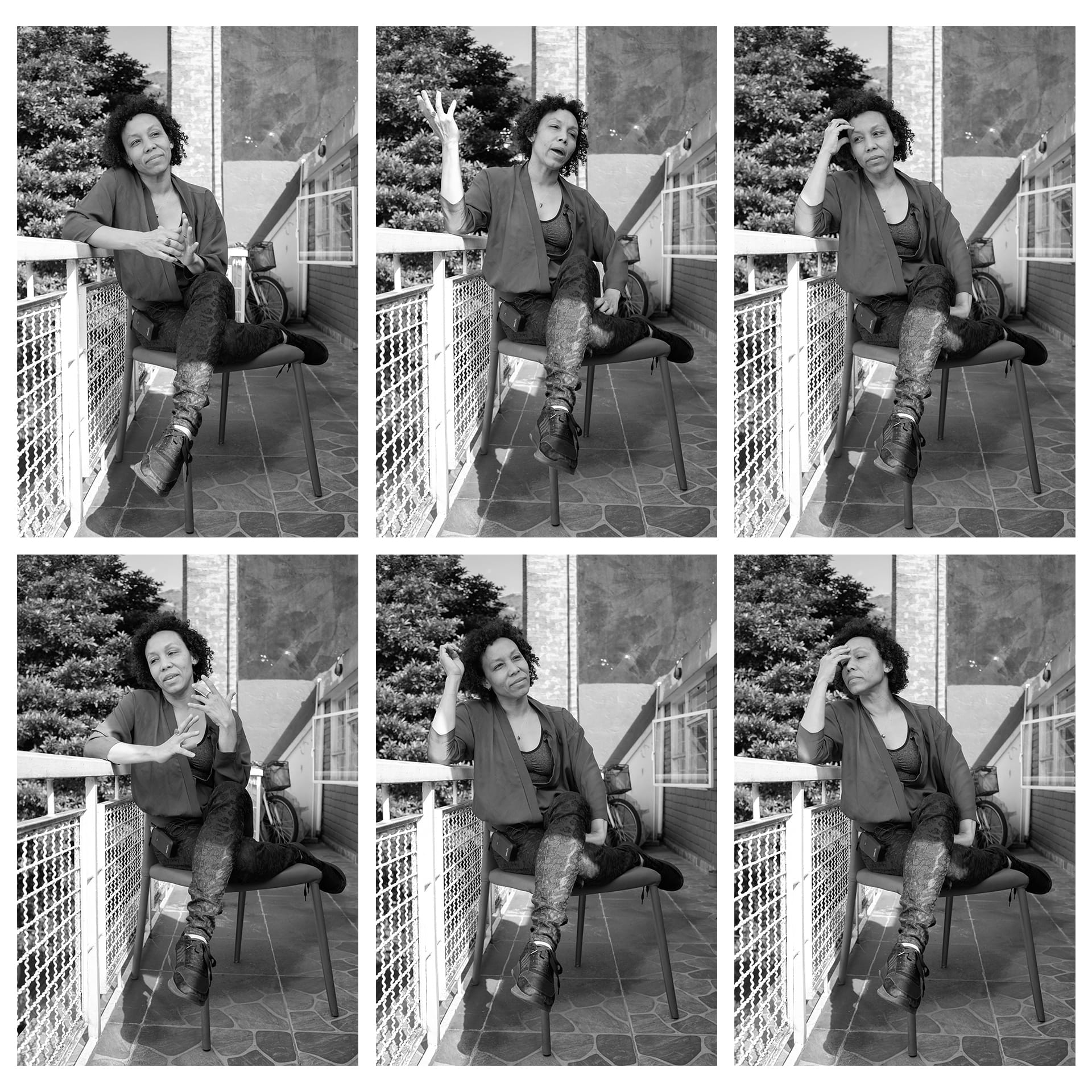 Hilse León posa na varanda