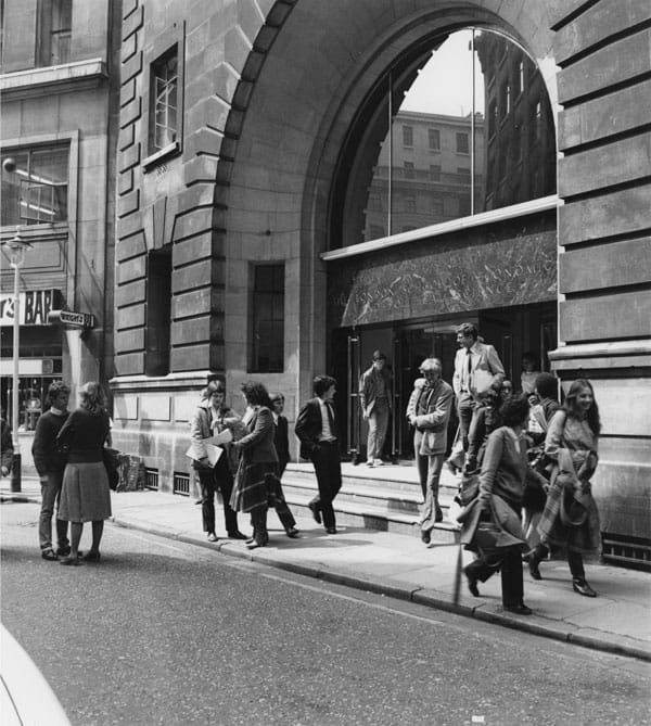 Main_Entrance_Houghton_Street,_1982_(3835726063).jpg