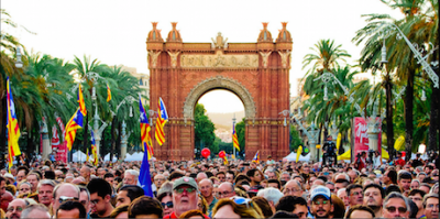 Manifestación Junts per Si en el Arco del Triunfo en Barcelona. August 2015. SBA73. Flickr. Todos derechos reservados..png