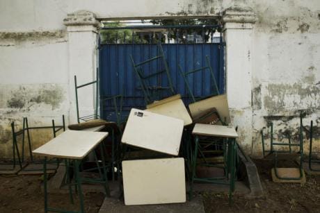 Students barricaded the entrance to Colegio Estadual Central do Brazil in Méir_ Rio de Janeiro_ May 2016. Sofia Leão_ All rights reserved_0.jpg