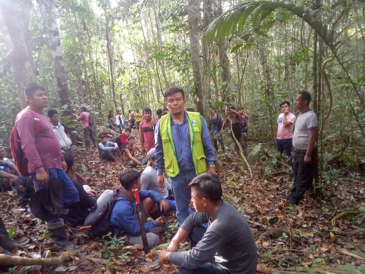 Uma patrulha da Guarda Indígena nas proximidades da comunidade Shipibo de Caimito