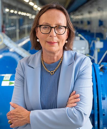 Annette Ottolini staand 