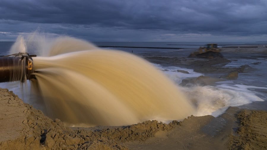 Strand van Katwijk krijgt nieuw zand