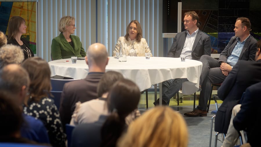 Panelgesprek vlnR Jooske Haije CEW Hilde Prummel WLN Julia Finkielsztajn Waterschap Noorderzijlvest Mark Schaap Waterbedrijf Groningen North Water en Gerben Huisman Waddenfonds 