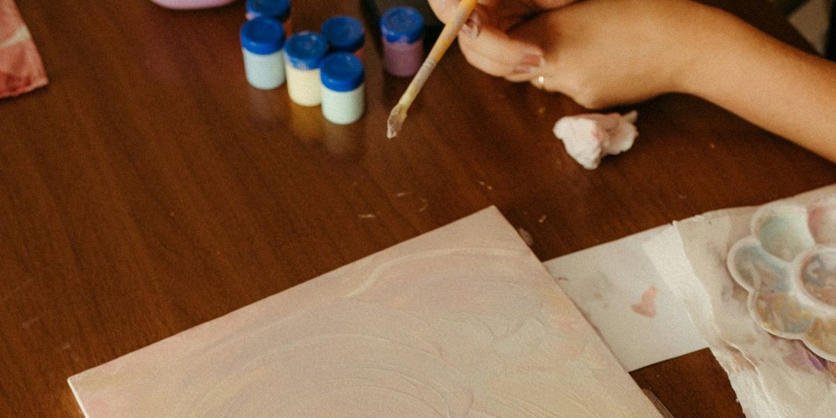 Varnishing Oil Paintings Without Yellowing or Blooming