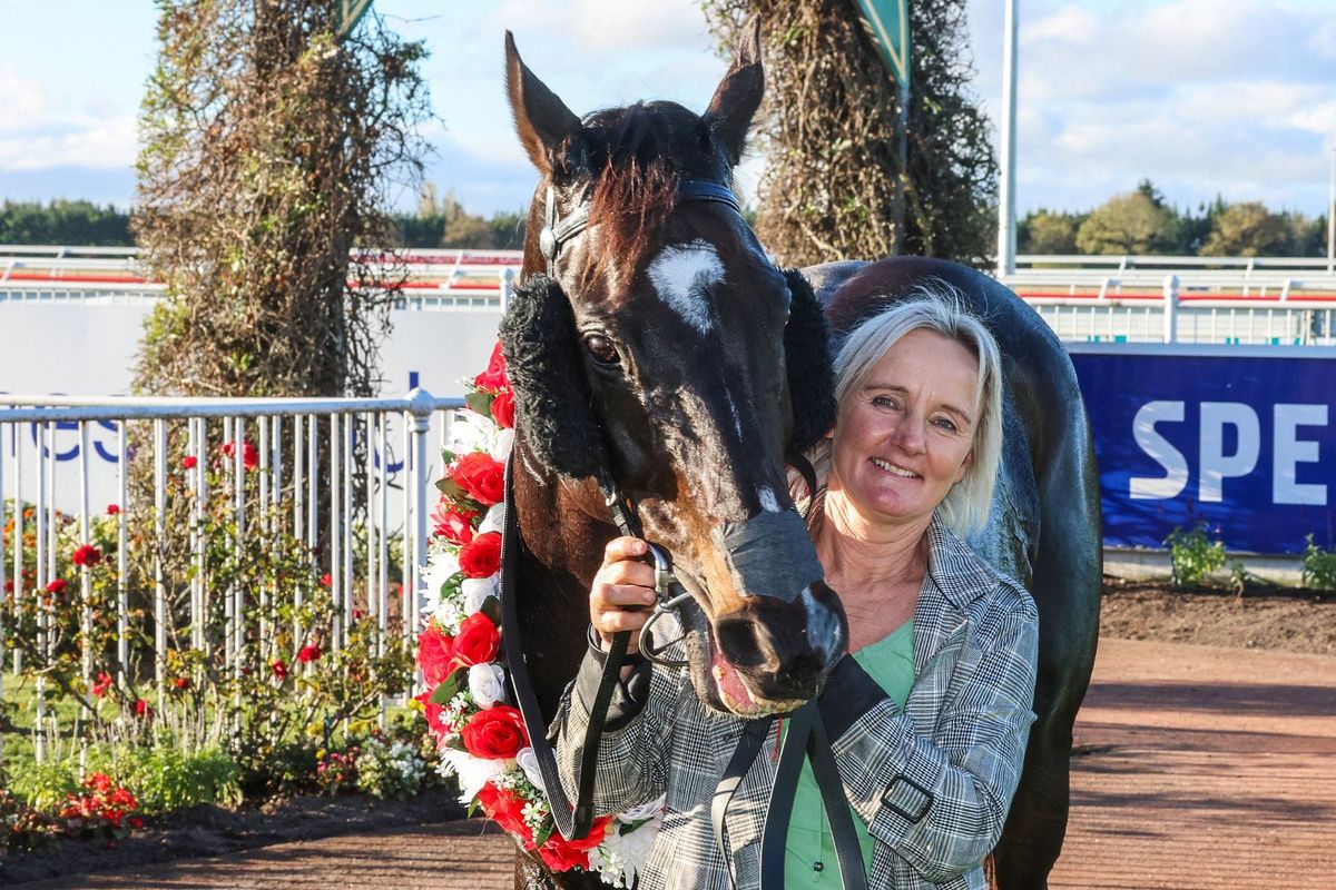 All-the-way win for resuming Richard Stomper