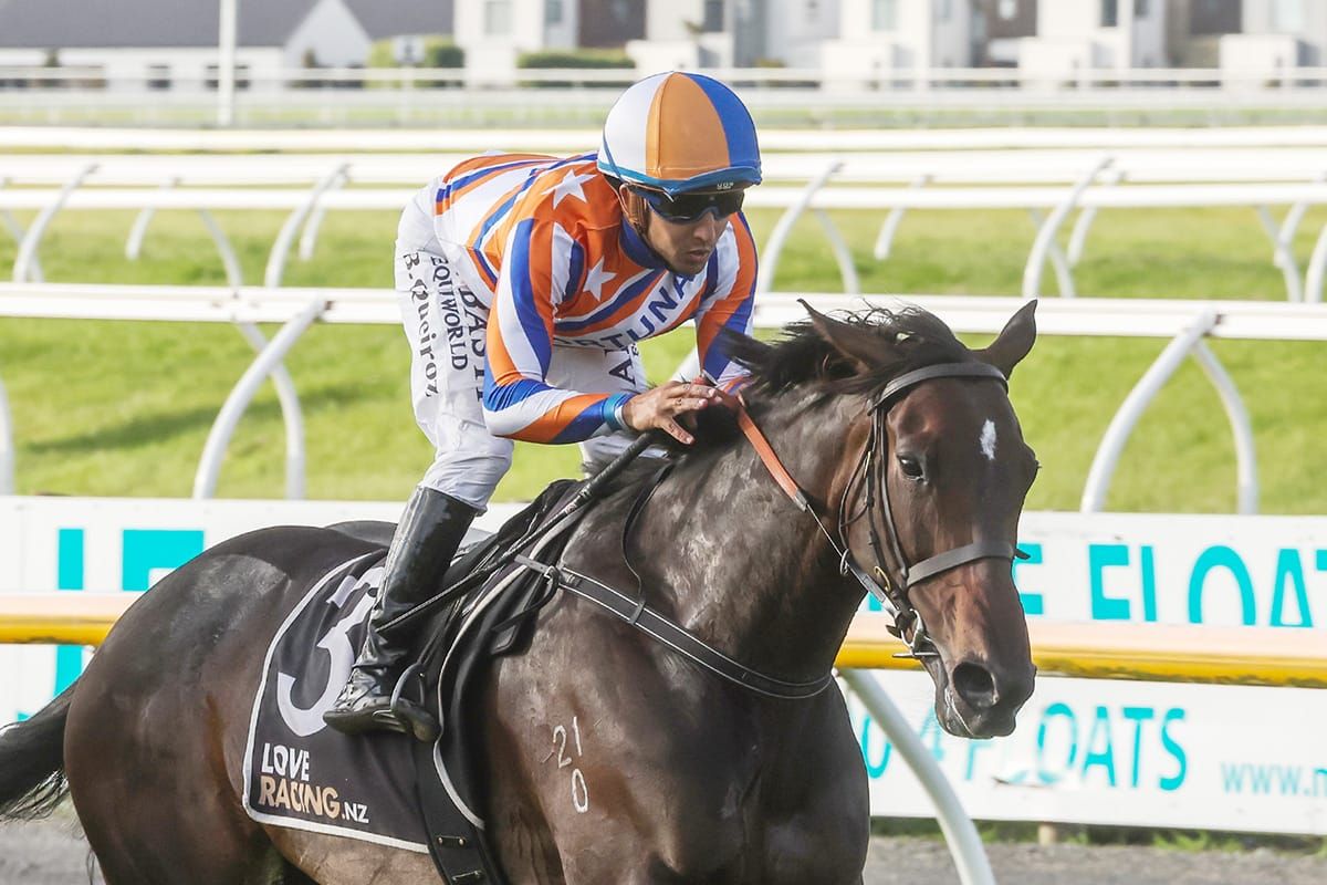 Te Akau to make strong claim at Wingatui