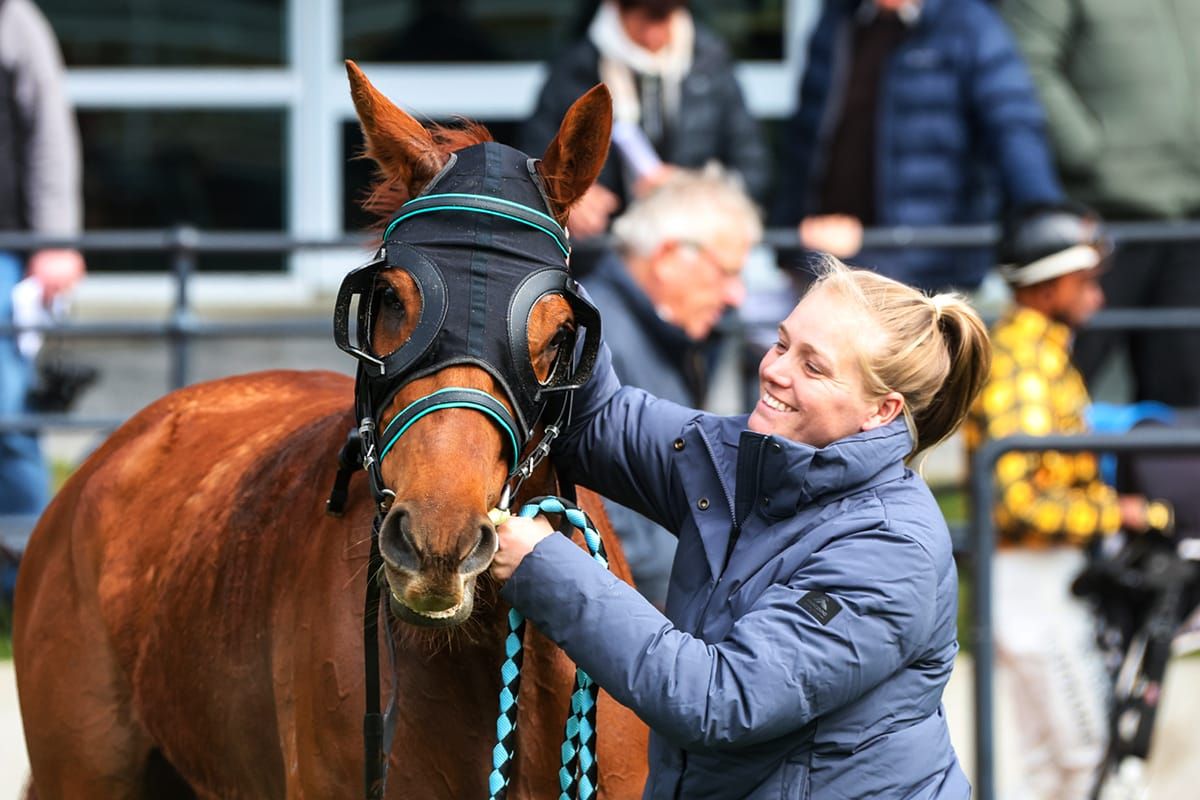 Brenna Cooks up first training win