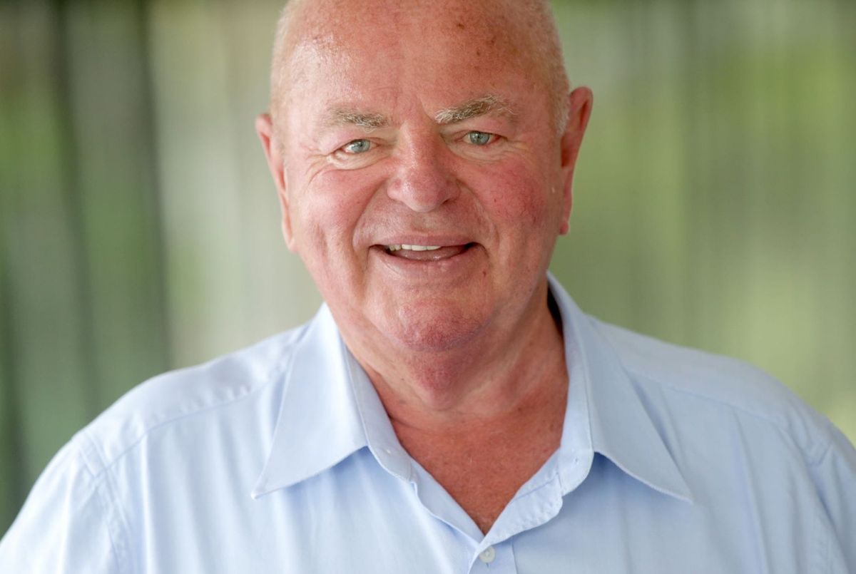 Ellis retains Karaka crown