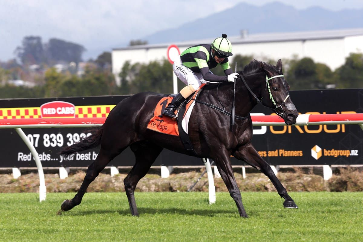 Big Mike a nice distraction for Phelan