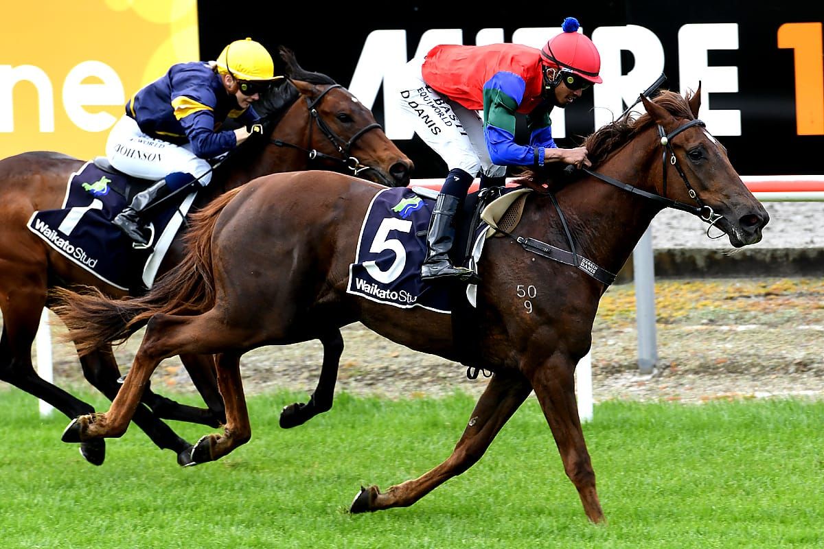 Gwen Stephani leaves rivals in no doubt