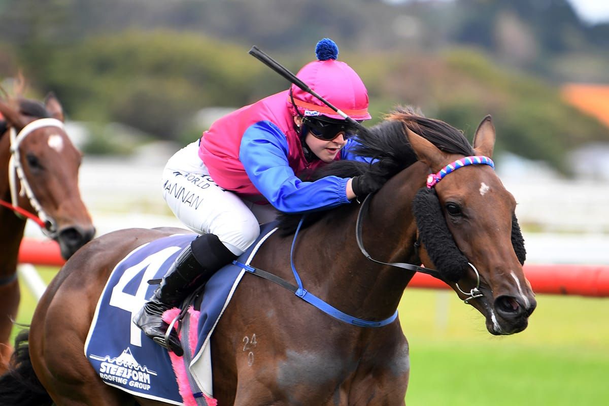 First Southern Hemisphere winner for US Navy Flag