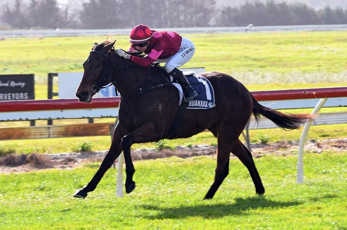 Whiskey Lies scores home hat-trick