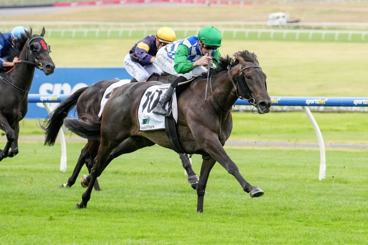 Grid Girl scores at Australian debut
