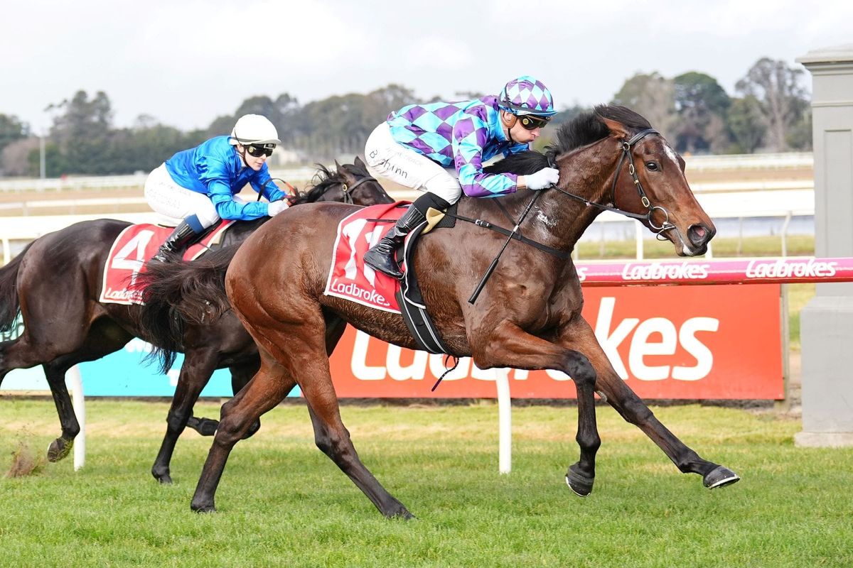 Kennewell-Yeomans' flying Jenni start