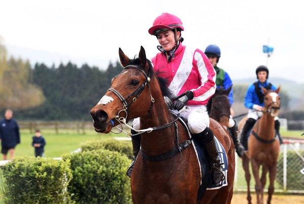 Farr brings up century after whirlwind weekend