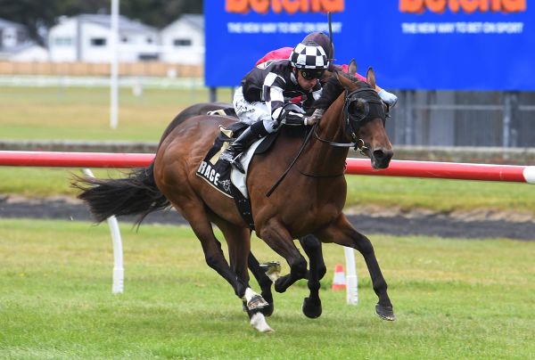 Sharrock holds strong hand at Otaki