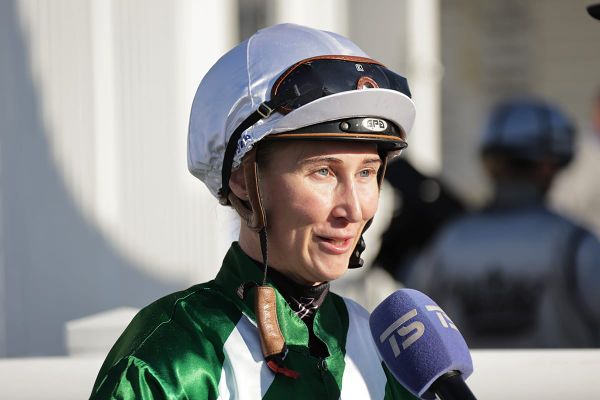 Fawcett makes winning return