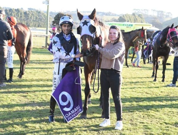 Bella Luce wins Oamaru Cup