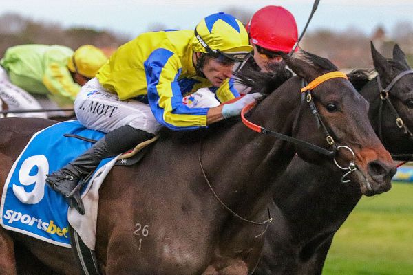 First Chorus boosts connections on tough day at Caulfield
