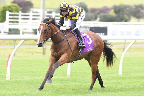 Lindsay pair target Guineas spoils