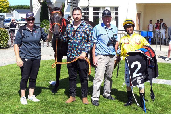Expedition puts on an exhibition