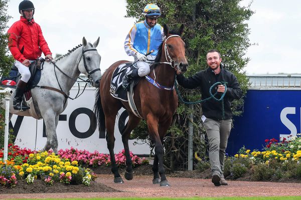 Southern Legacy continues as Dennis stable builds