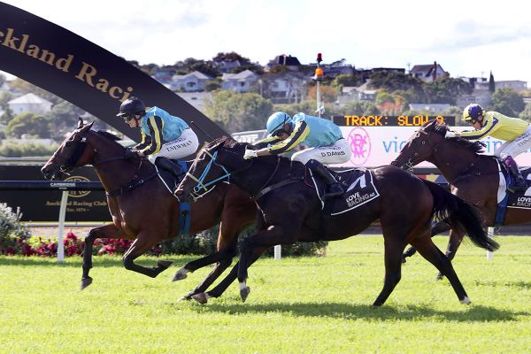 Manrico adds another victory at favourite venue