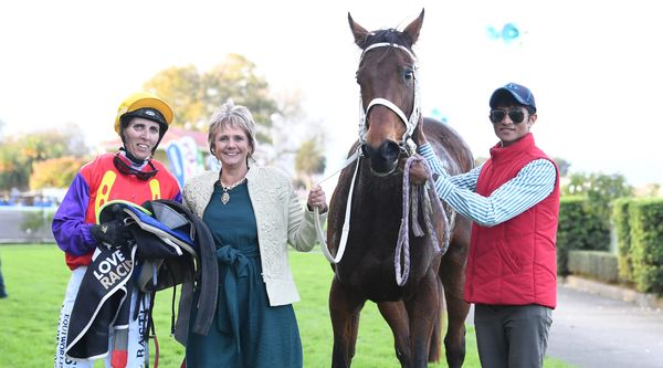 Belle Plaisir upsets in Rangitikei Gold Cup
