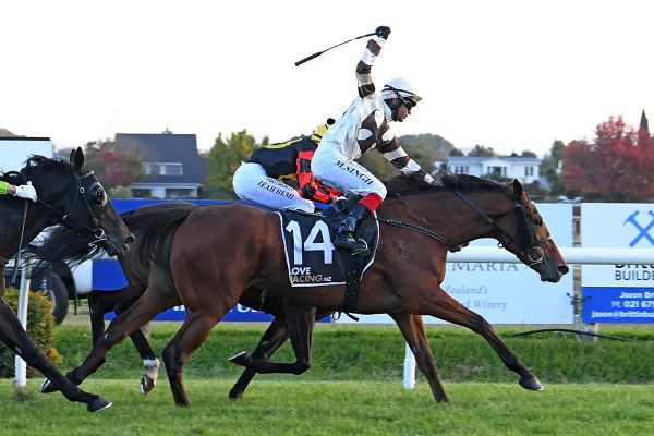 Singh back to winning form after tough twelve months