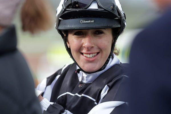 Schofer extends lead for apprentice title