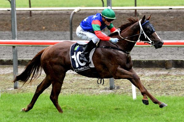 Lock keeps the faith with temperamental mare