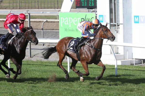Richards signs off a winner
