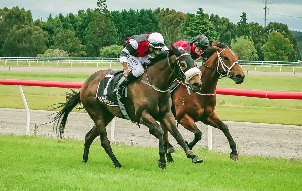 Happy Zac heads Tylers’ Riverton attack