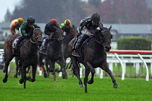 Poser continues winning run