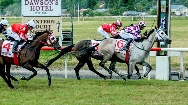 Russian Fable rounds out campaign with a win