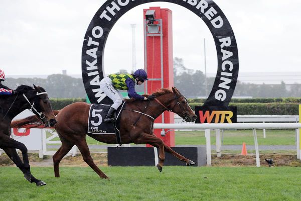 Caitlyns Wish all the way at Te Rapa
