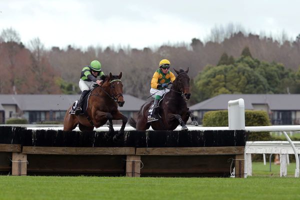 Pacheco maintains unbeaten hurdle record