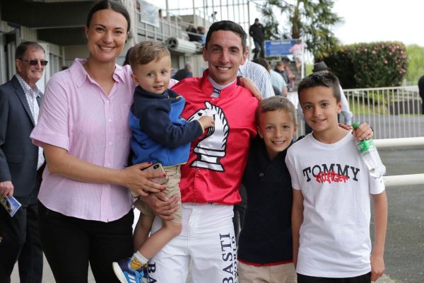 Mansour makes winning return