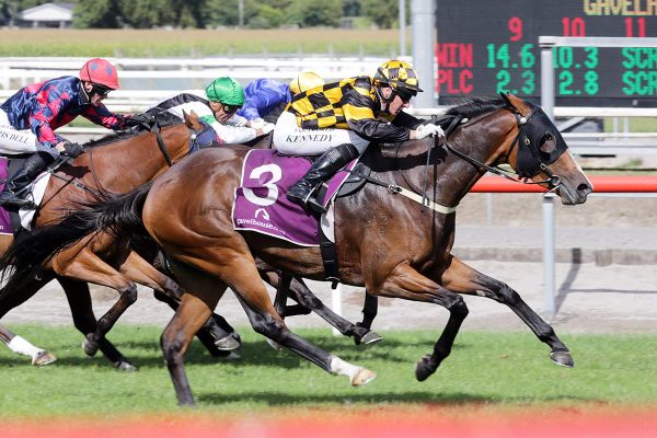 Richardson keeping close on weather ahead of weekend features