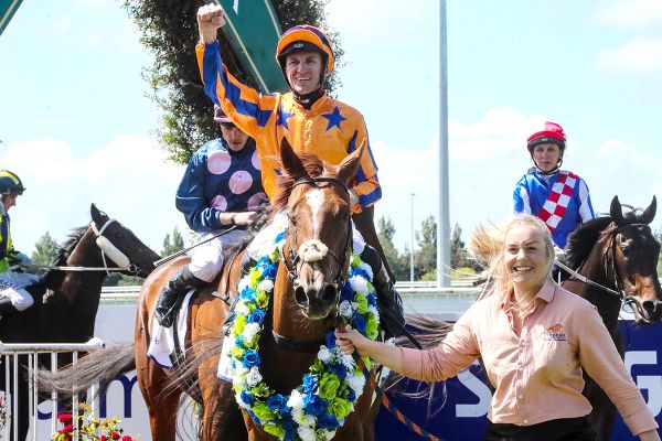 Captured By Love superb in Guineas